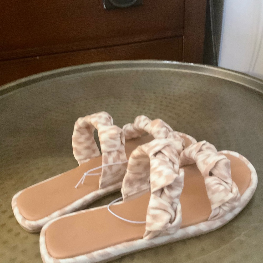 Universal Thread Knotted Sandals - Picture 4 of 9